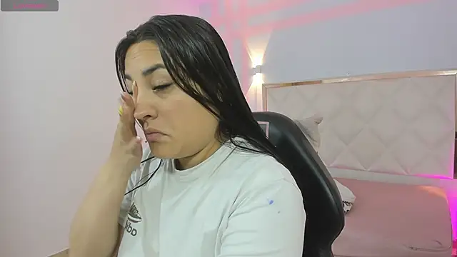 Brendda tay online show from 03/23/26, 03:17