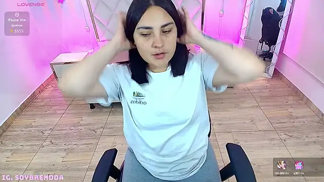 Brendda tay online show from 09/15/25, 03:18