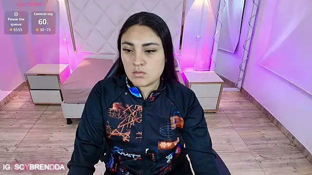 Brendda tay online show from 11/13/25, 03:43