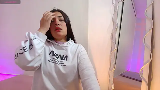 Brendda tay online show from 03/14/25, 03:26