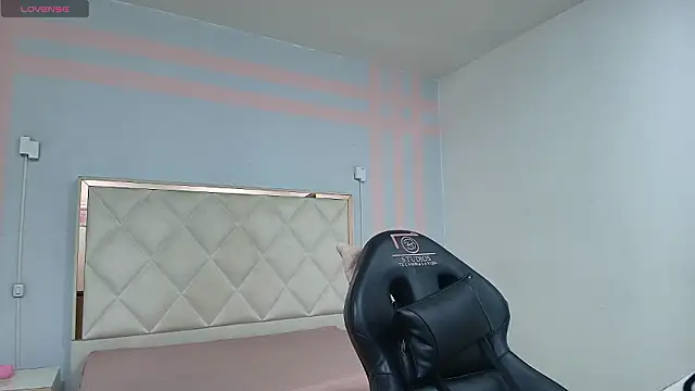 Snapshot of Brendda_tay chatting on 02/18/26, 03:26 Brendda tay online show from 02/18/26, 03:26