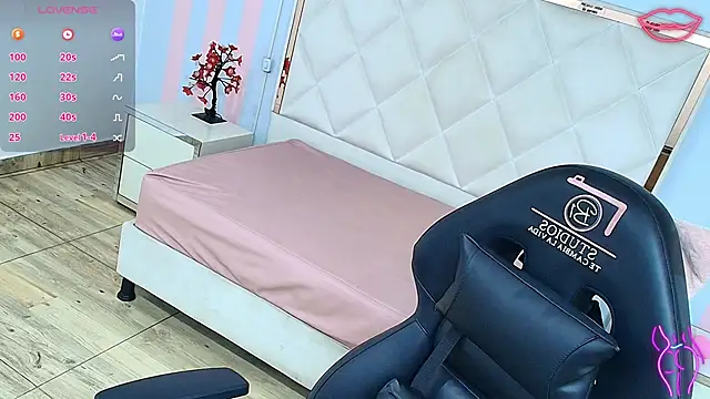 Snapshot of Brendda_tay chatting on 02/23/26, 03:30 Brendda tay online show from 02/23/26, 03:30