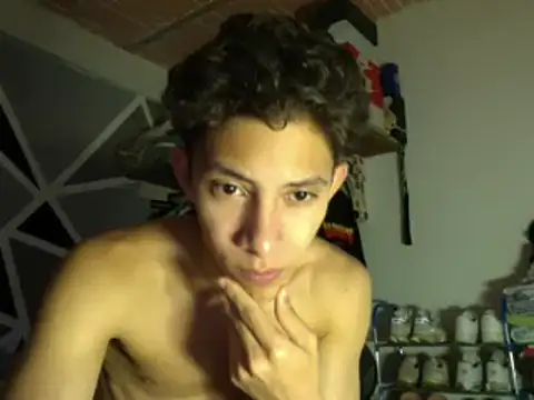 Snapshot of ferchitibellako chatting on 11/05/25, 04:15 ferchitibellako online show from 11/05/25, 04:15