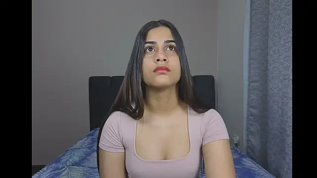 MiaOrtizCam online show from 02/05/26, 12:01