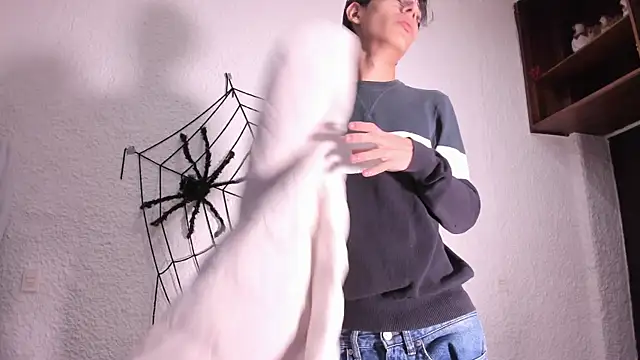 Snapshot of alexandersawyer chatting on 10/16/25, 12:30 alexandersawyer online show from 10/16/25, 12:30