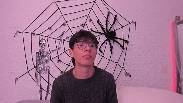 Snapshot of alexandersawyer chatting on 10/18/25, 04:25 alexandersawyer online show from 10/18/25, 04:25