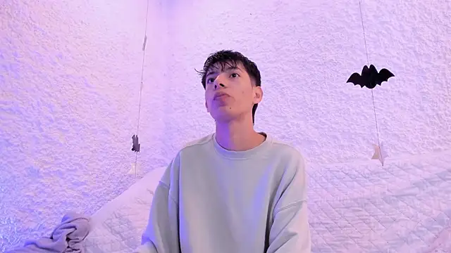 Snapshot of alexandersawyer chatting on 10/28/25, 01:54 alexandersawyer online show from 10/28/25, 01:54