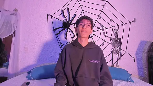 Snapshot of alexandersawyer chatting on 10/09/25, 04:02 alexandersawyer online show from 10/09/25, 04:02