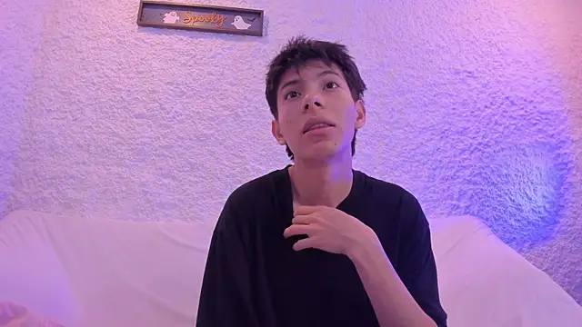 Snapshot of alexandersawyer chatting on 12/04/25, 08:46 alexandersawyer online show from 12/04/25, 08:46