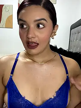 Melanyprada online show from 12/15/25, 03:34