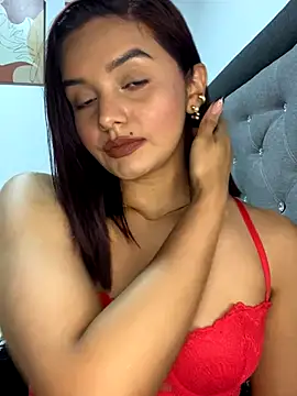 Melanyprada online show from 11/28/25, 04:23