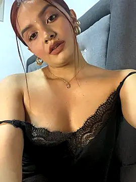 Snapshot of Melanyprada chatting on 10/13/25, 01:51 Melanyprada online show from 10/13/25, 01:51