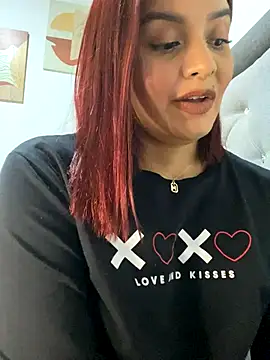 Snapshot of Melanyprada chatting on 10/16/25, 05:05 Melanyprada online show from 10/16/25, 05:05