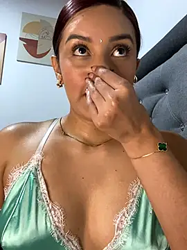 Melanyprada online show from 11/16/25, 04:28