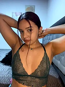 Melanyprada online show from 12/14/25, 09:26