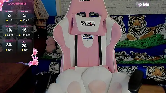 Snapshot of b1gBlushkk chatting on 10/04/25, 02:07 b1gBlushkk online show from 10/04/25, 02:07