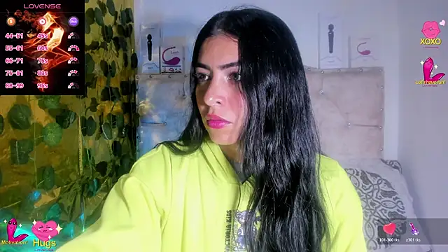 Snapshot of cristalconnorr chatting on 10/24/25, 04:28 cristalconnorr online show from 10/24/25, 04:28