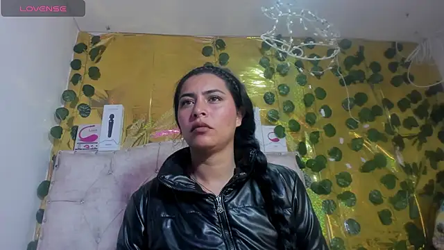 cristalconnorr online show from 04/14/26, 01:49