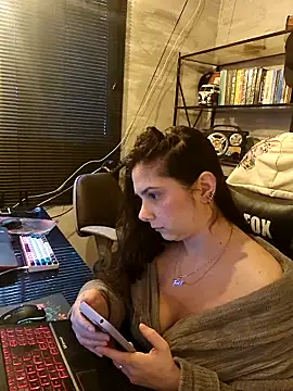 CoelhinhaGostosa online show from 12/05/25, 08:24