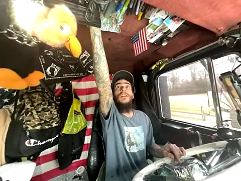 Snapshot of XMeF10 chatting on 01/05/26, 05:27 XMeF10 online show from 01/05/26, 05:27