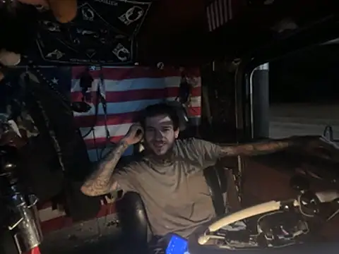 Snapshot of XMeF10 chatting on 01/11/26, 02:29 XMeF10 online show from 01/11/26, 02:29