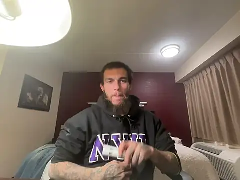 Snapshot of XMeF10 chatting on 12/22/25, 01:17 XMeF10 online show from 12/22/25, 01:17