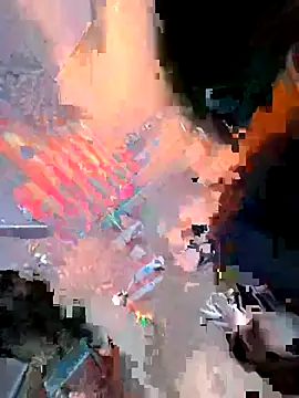 Snapshot of XMeF10 chatting on 12/22/25, 09:37 XMeF10 online show from 12/22/25, 09:37