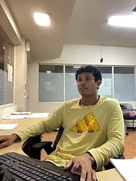 Snapshot of Brencuz chatting on 10/11/25, 05:14 Brencuz online show from 10/11/25, 05:14