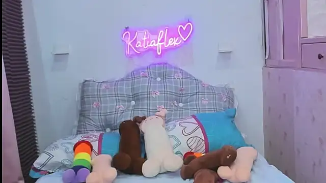 Snapshot of Katiaflex chatting on 02/25/25, 04:57 Katiaflex online show from 02/25/25, 04:57