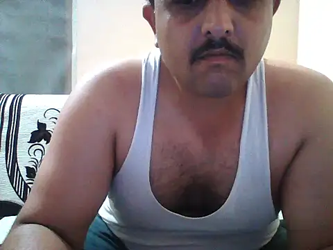 Snapshot of Akhil3290 chatting on 04/27/26, 03:32 Akhil3290 online show from 04/27/26, 03:32