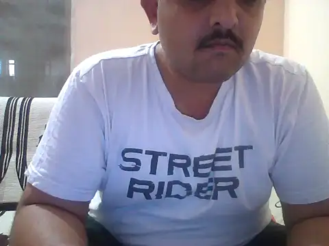 Snapshot of Akhil3290 chatting on 05/02/26, 03:39 Akhil3290 online show from 05/02/26, 03:39