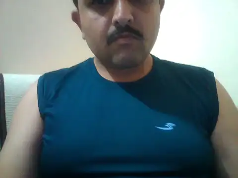 Snapshot of Akhil3290 chatting on 04/08/26, 03:02 Akhil3290 online show from 04/08/26, 03:02
