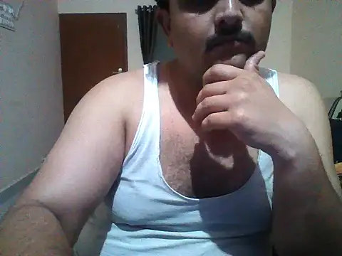 Snapshot of Akhil3290 chatting on 05/13/26, 06:04 Akhil3290 online show from 05/13/26, 06:04