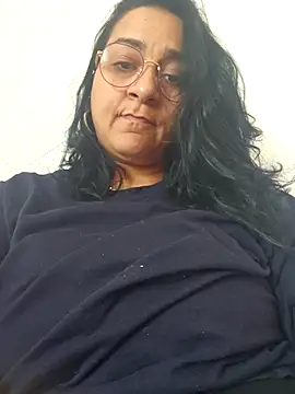 Snapshot of paulinaDiaz1 chatting on 05/06/26, 01:26 paulinaDiaz1 online show from 05/06/26, 01:26