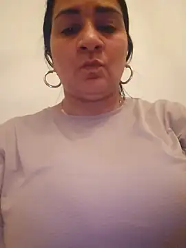 Snapshot of paulinaDiaz1 chatting on 05/24/26, 08:09 paulinaDiaz1 online show from 05/24/26, 08:09