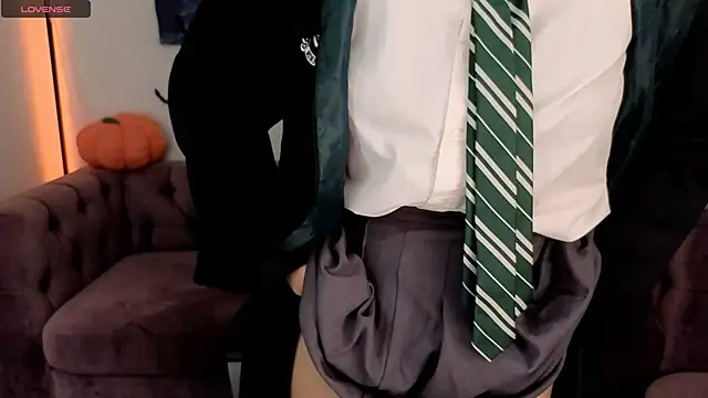 Ruyjin Choi online show from 10/28/25, 11:20