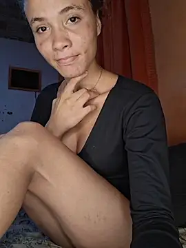 Snapshot of HelenHoltz chatting on 04/06/26, 04:46 HelenHoltz online show from 04/06/26, 04:46