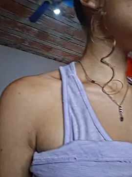 Snapshot of HelenHoltz chatting on 03/21/26, 02:43 HelenHoltz online show from 03/21/26, 02:43