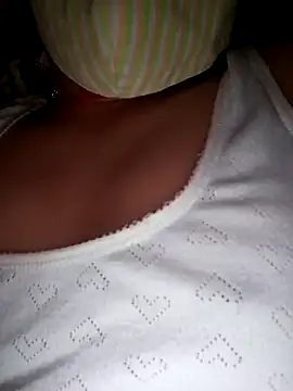 Snapshot of Avantika19 chatting on 01/09/25, 05:33 Avantika19 online show from 01/09/25, 05:33