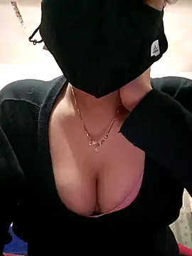 Snapshot of Avantika19 chatting on 02/20/25, 07:12 Avantika19 online show from 02/20/25, 07:12