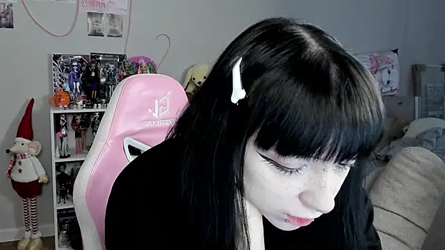 Snapshot of SweetieMollyy chatting on 11/24/25, 09:53 SweetieMollyy online show from 11/24/25, 09:53