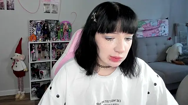 Snapshot of SweetieMollyy chatting on 12/01/25, 10:05 SweetieMollyy online show from 12/01/25, 10:05