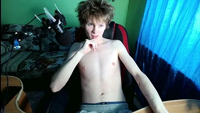 fameboyboo online show from 11/28/25, 10:04