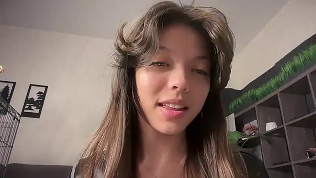 Snapshot of DesiredHoney chatting on 09/28/25, 05:42 DesiredHoney online show from 09/28/25, 05:42