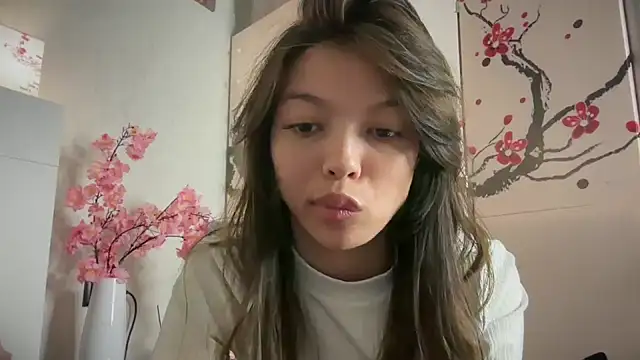 Snapshot of DesiredHoney chatting on 10/29/25, 02:16 DesiredHoney online show from 10/29/25, 02:16