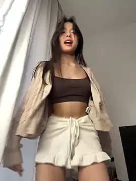 Snapshot of DesiredHoney chatting on 02/14/25, 12:57 DesiredHoney online show from 02/14/25, 12:57