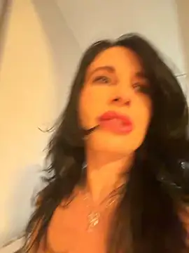 MichelleCara online show from 12/04/25, 09:08