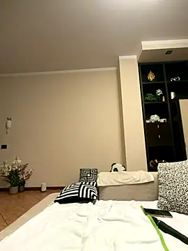 MichelleCara online show from 12/02/25, 09:55