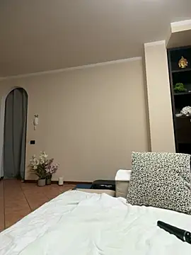 MichelleCara online show from 11/05/25, 07:55