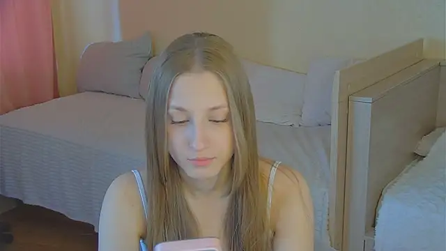 Snapshot of BritneyCruze chatting on 05/06/26, 09:35 BritneyCruze online show from 05/06/26, 09:35